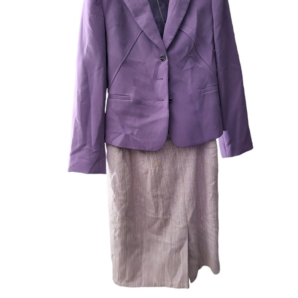 Tahari Sz 4 Petite Purple Blazer and Skirt